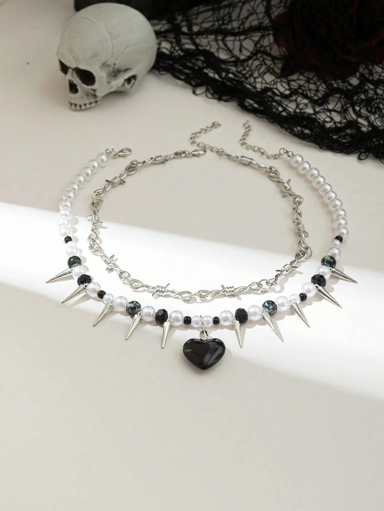 2 pc Silver Barbwire and Black Heart Pendant Necklace Set