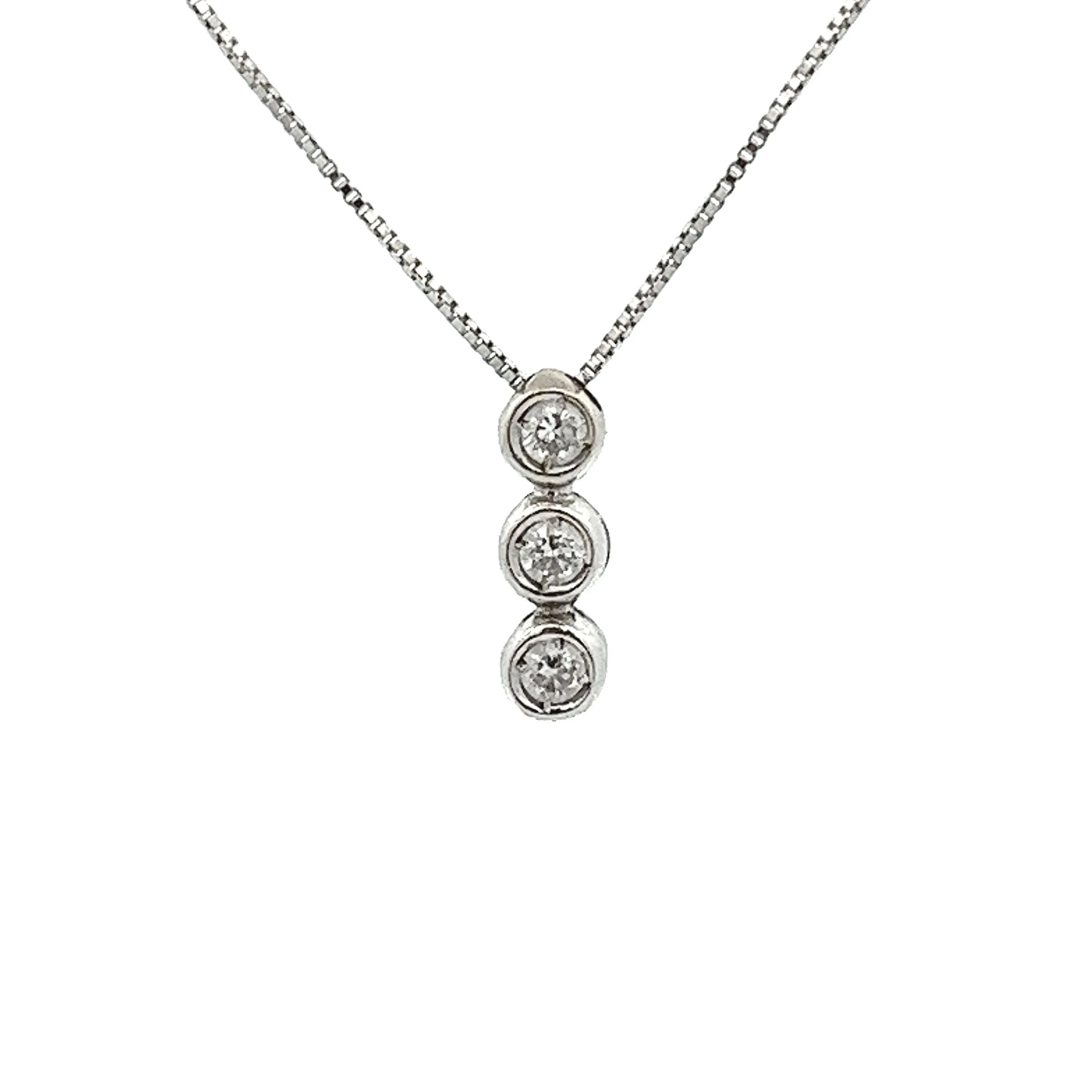 .20ct 18k White Gold Diamond Bezel Pendant