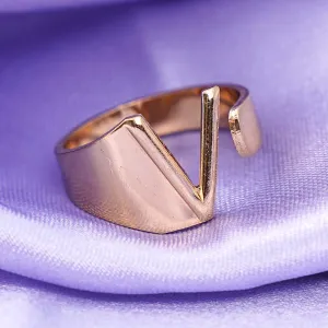 Alphabet V Gold Band Ring