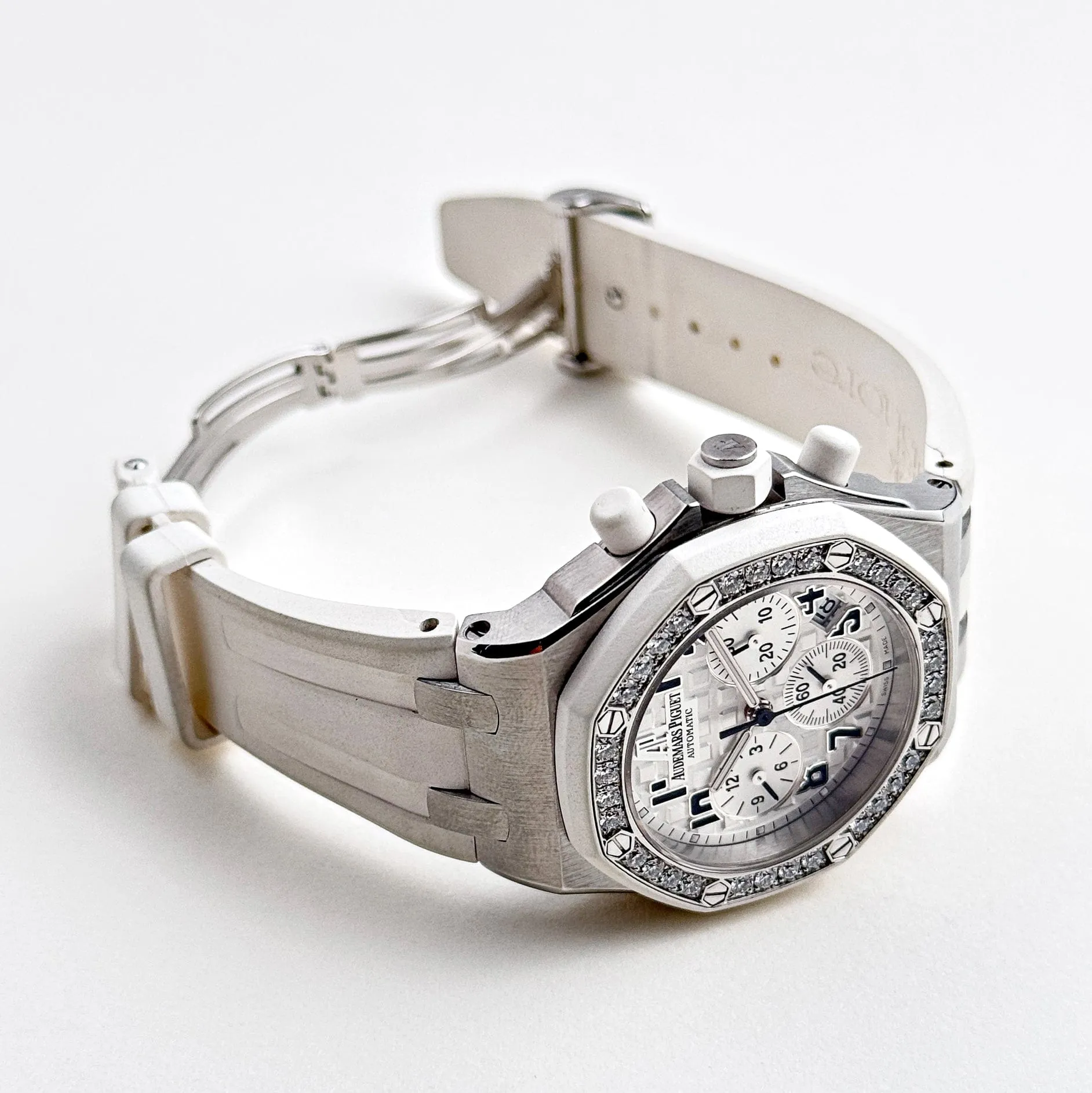 Audemars Piguet Royal Oak Offshore 26048SK.ZZ.D010CA.01 Stainless Steel White Dial Diamond Bezel