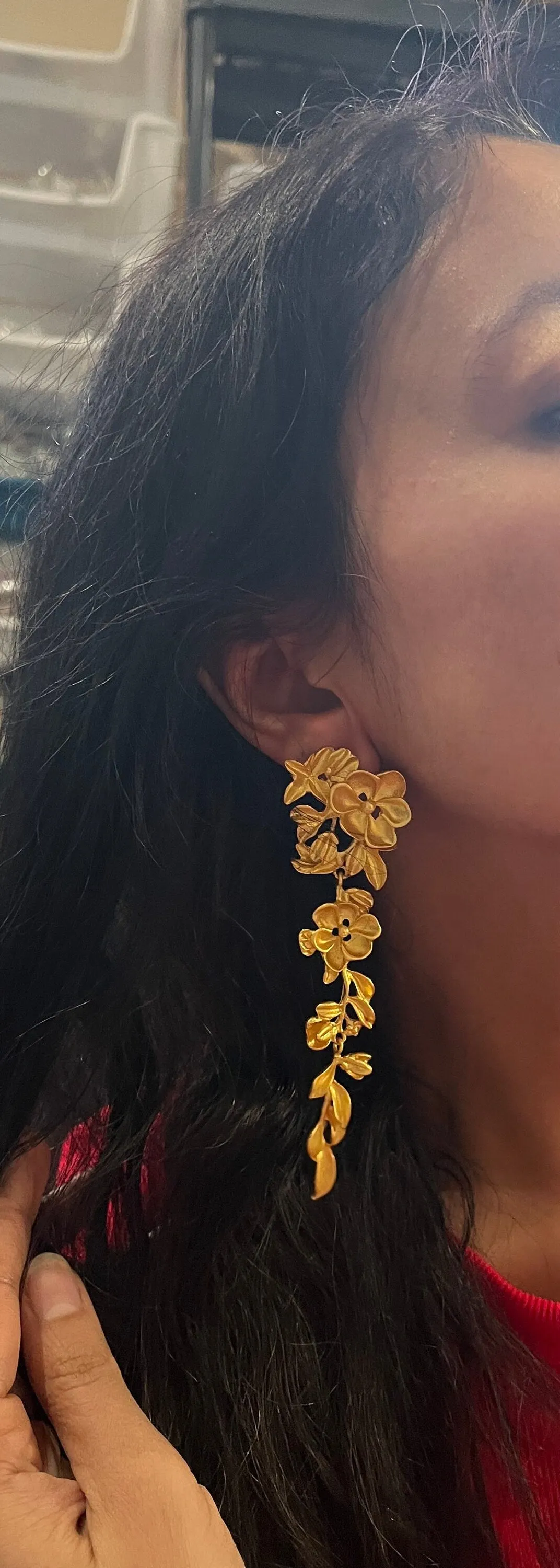Big gold flower earrings , large flower gold earrings , huge gold stud earring , gold statement earrings , gold metal earrings gold pierced