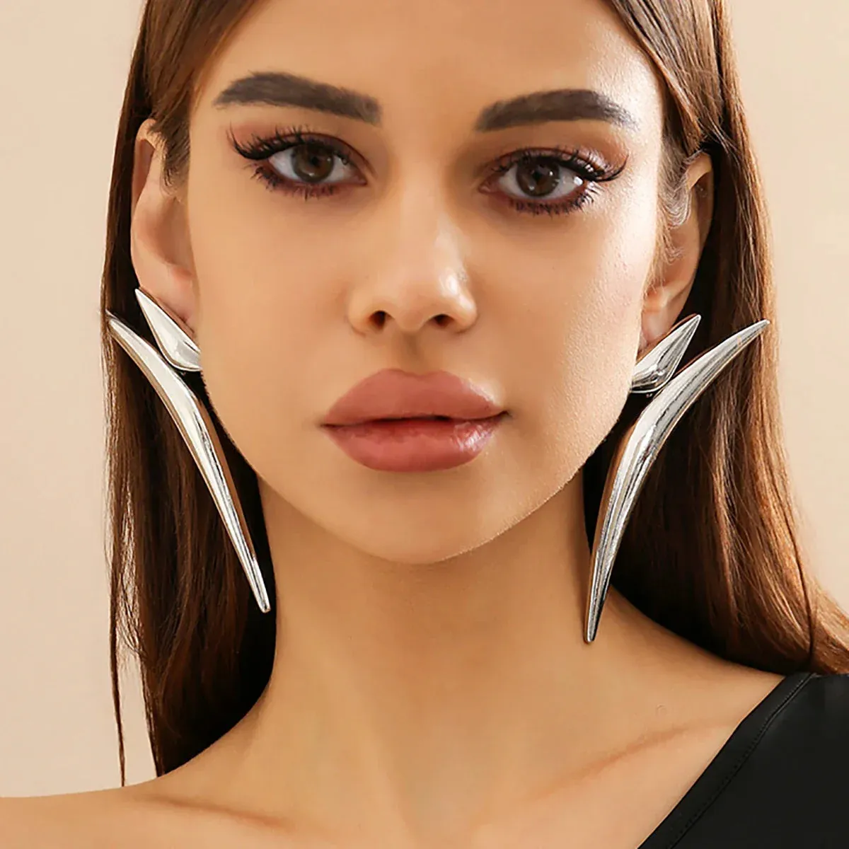 Exaggerated Geometry Long Curved Drop Earrings Fashion Aesthetics Thick Metal Triangular Earrings Women's Trendy Stage Jewelry