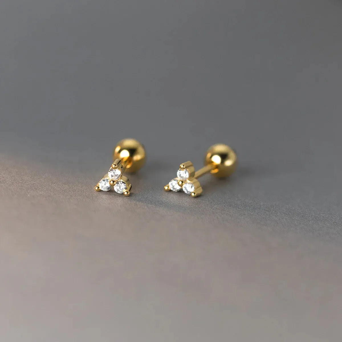 Fashion Gold Color Butterfly Tragus Piercings for The Ear Helix Stud Earrings for Women Tibetan Charm Ear Bone Piercing Jewelry