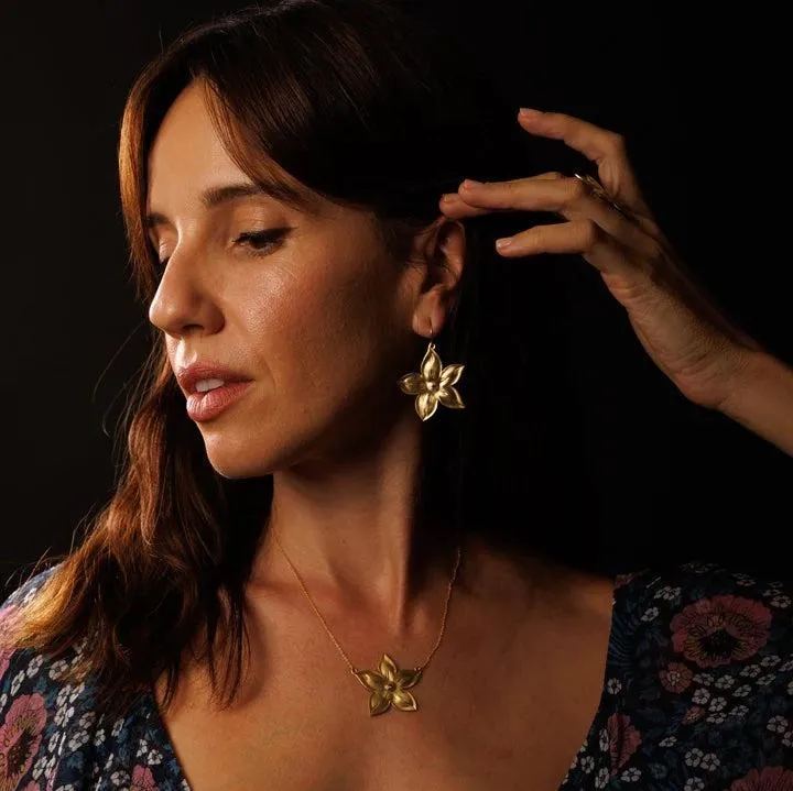 Fleur Dangles, Gold