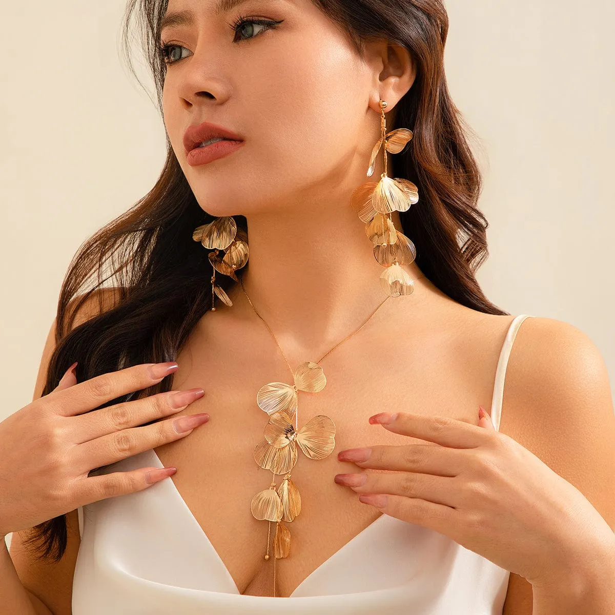 Geometric Abstract Leaf Pendant Necklace Earrings Set