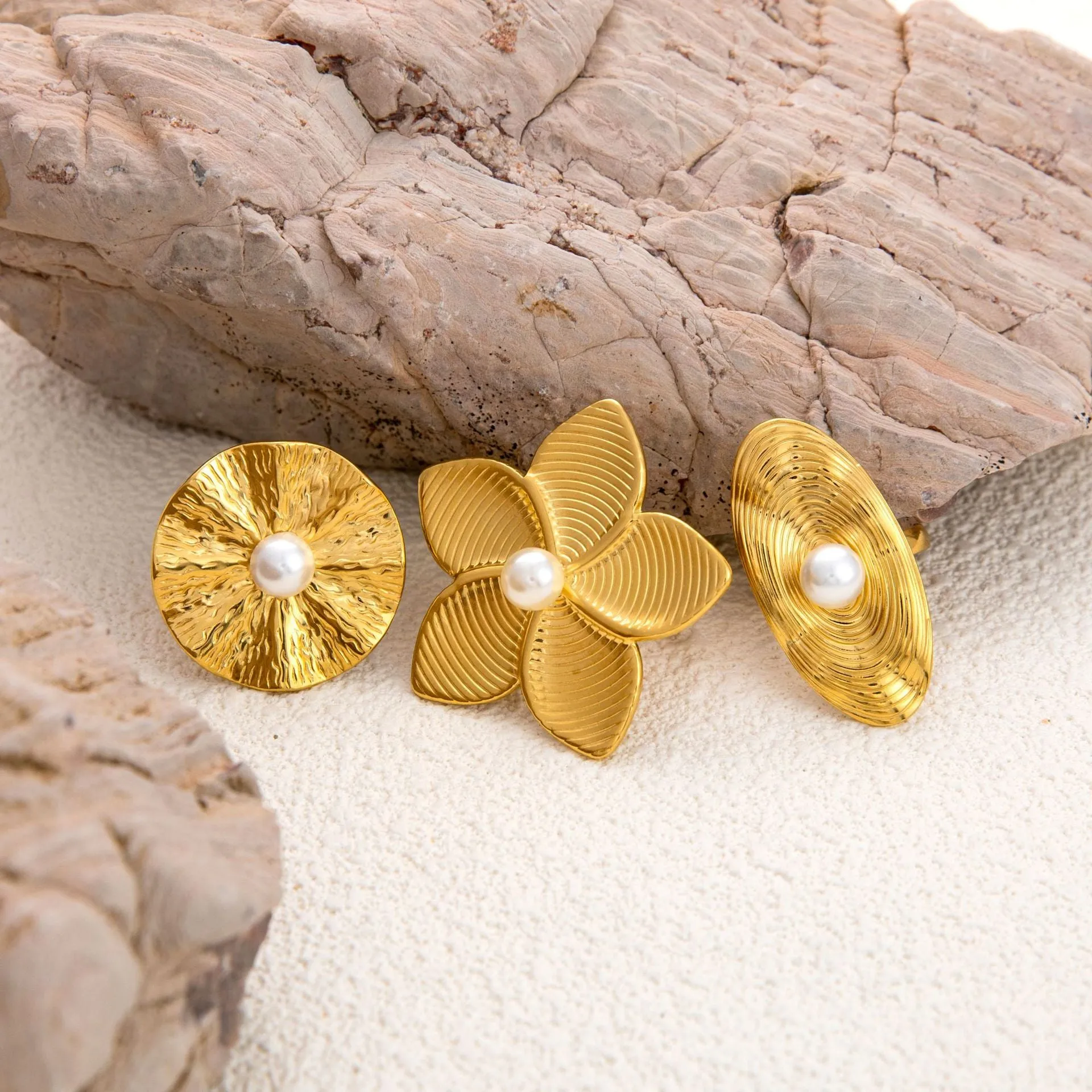 Geometric Flower 304 Stainless Steel Artificial Pearls 18K Gold Plated Inlay Ring