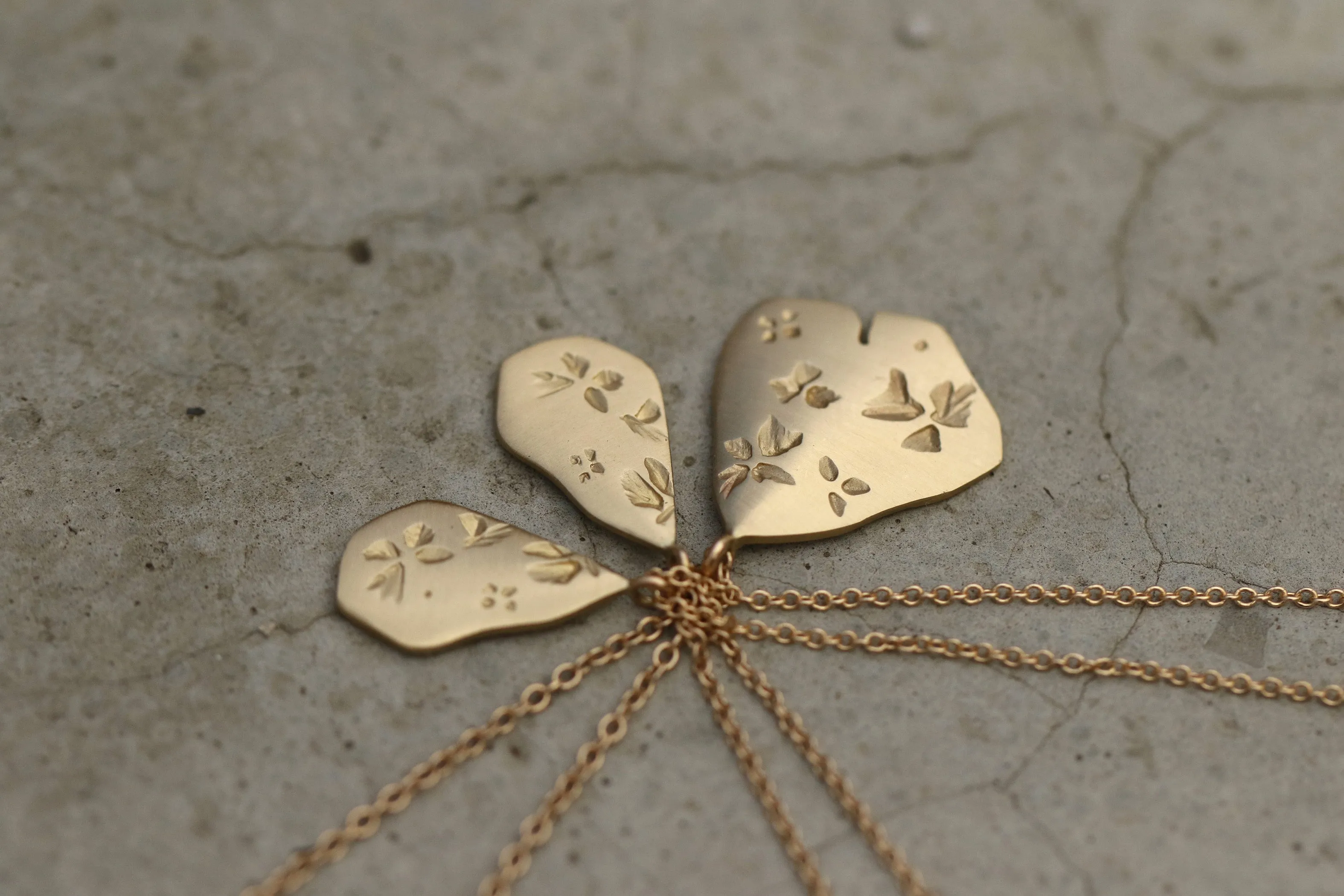 LARGE PETAL PENDANT