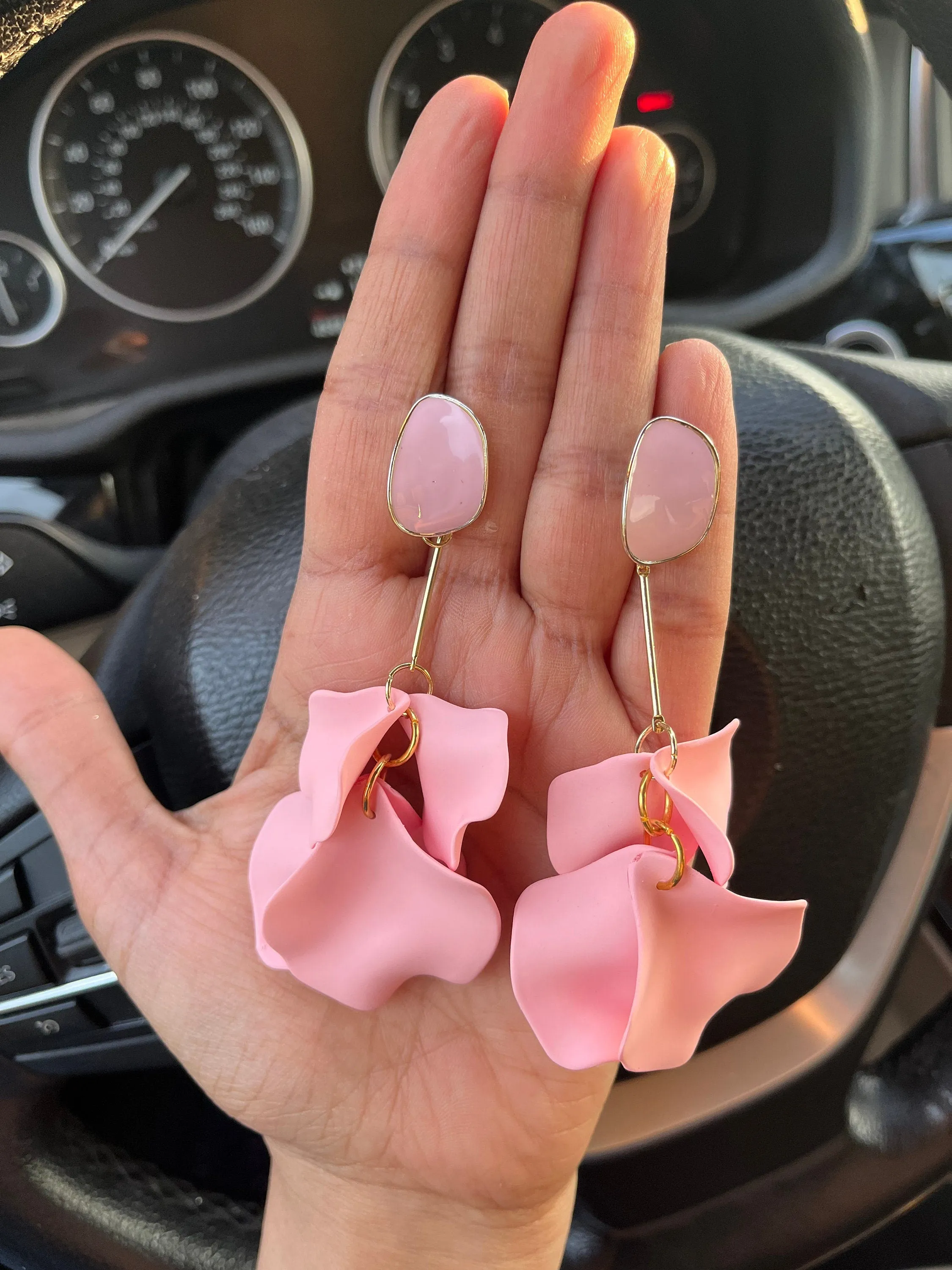 Light pink earrings , pink acrylic earrings , pink earrings , baby pink flower earrings , chunky pink earrings ,pink flower statement