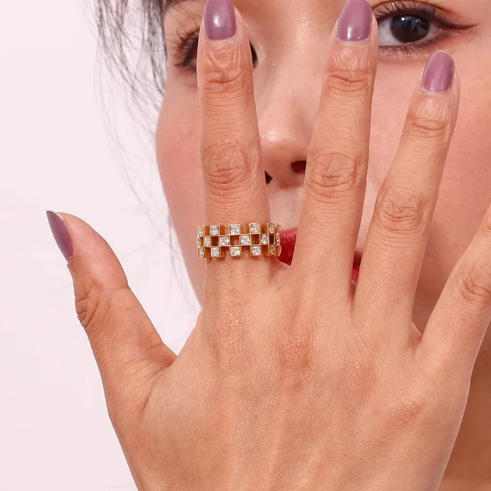 Lisa Checkered Ring