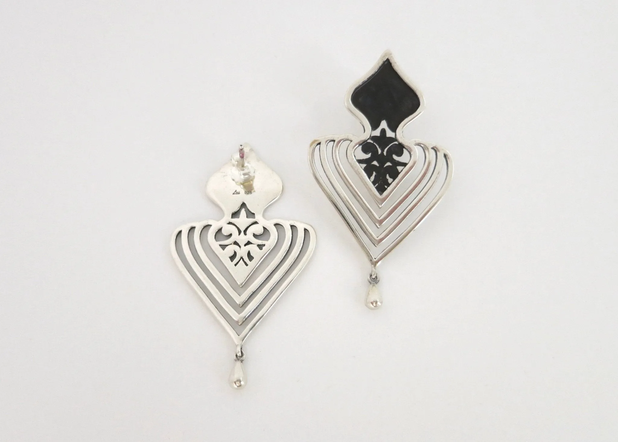 Magnificent, two-tone 'Jahanara' statement earrings