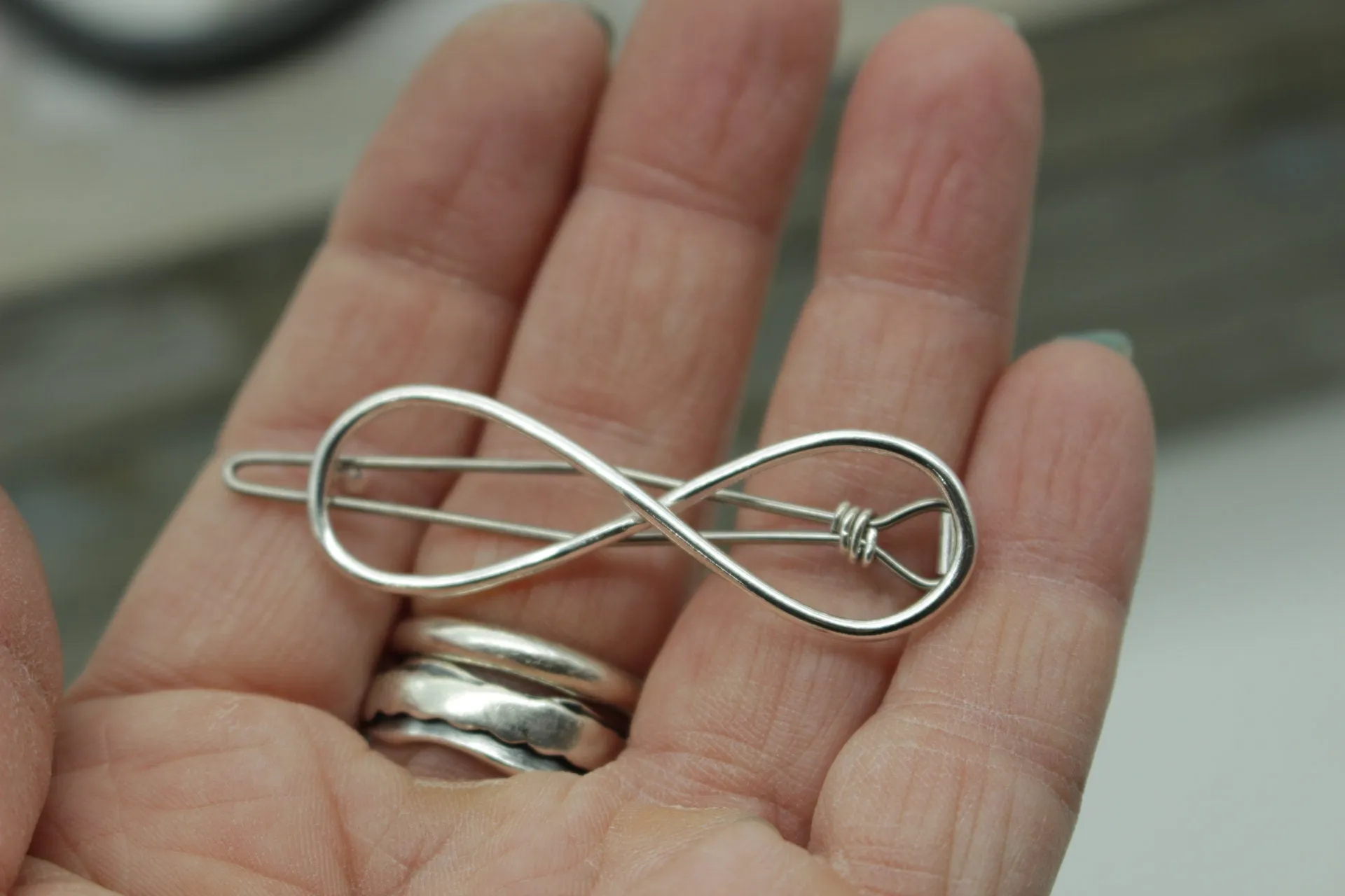 MEDIUM Infinity Barrette