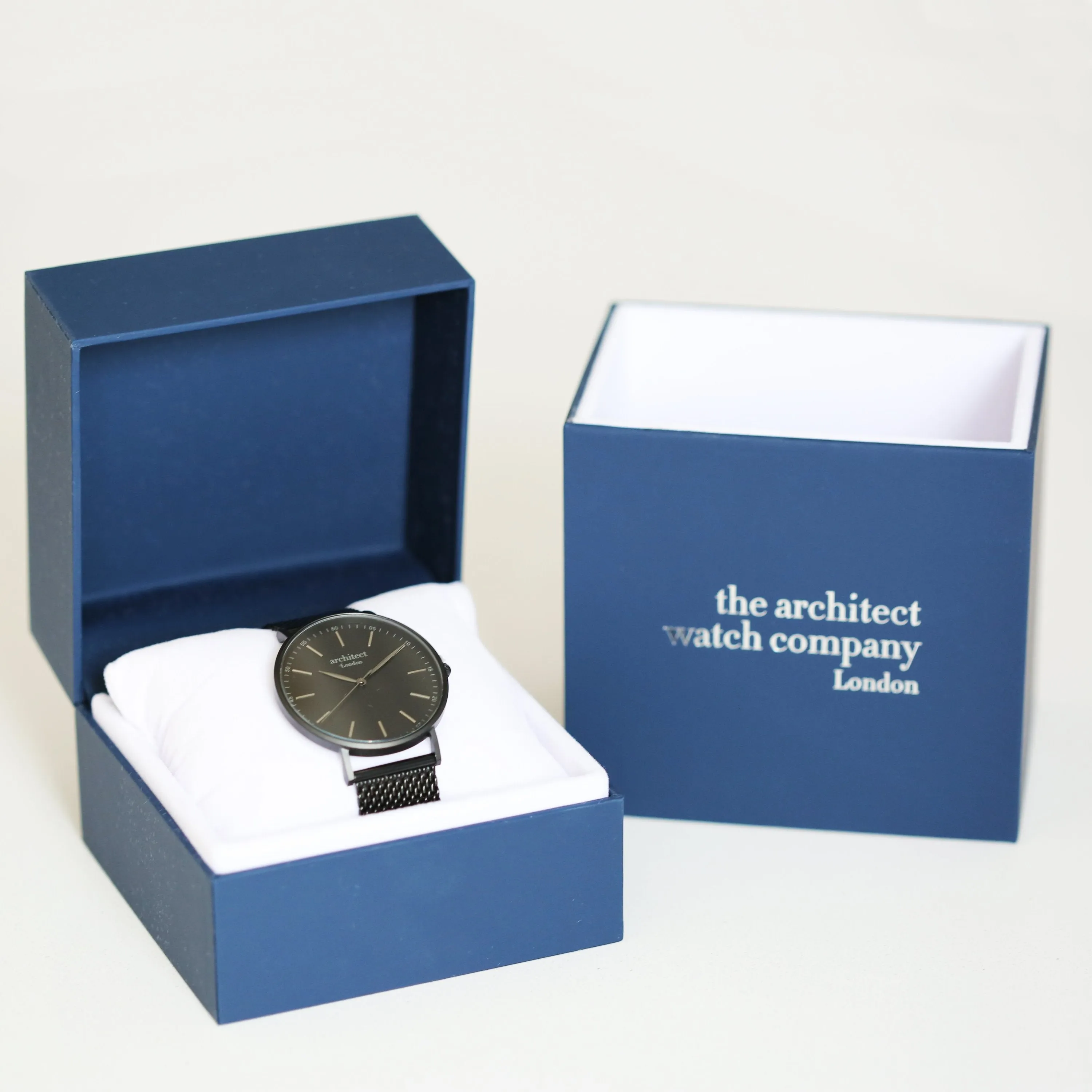 Modern Font Engraving - Men's Minimalist Watch   Pitch Black Mesh