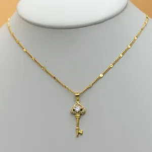 Necklaces - 24K Gold Plated. Key Pendant & Chain.