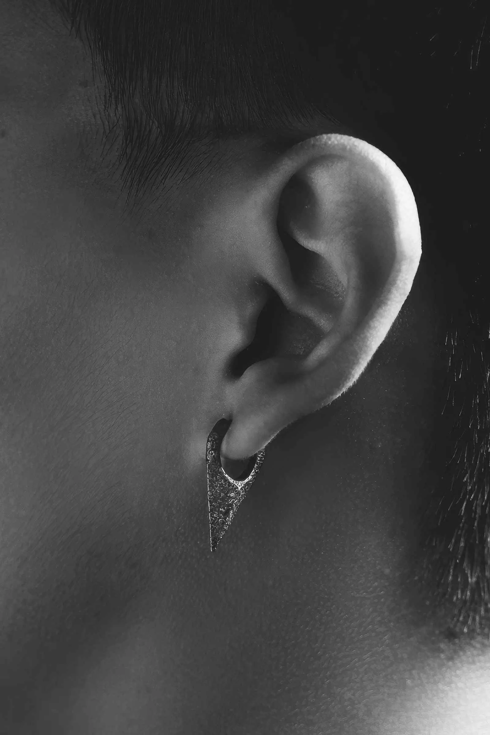 Neutral Black Rock Texture Geometric Ear Stud Earrings