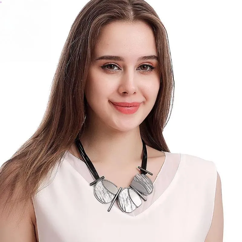 New in Women's Neck Chokers Necklace Pendants