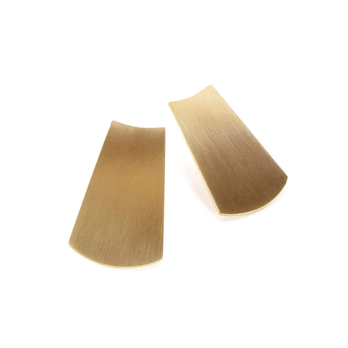 Nu stud earrings