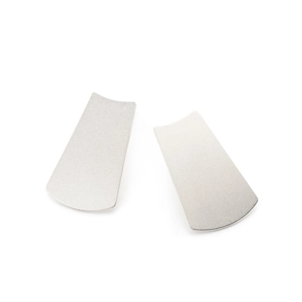 Nu stud earrings
