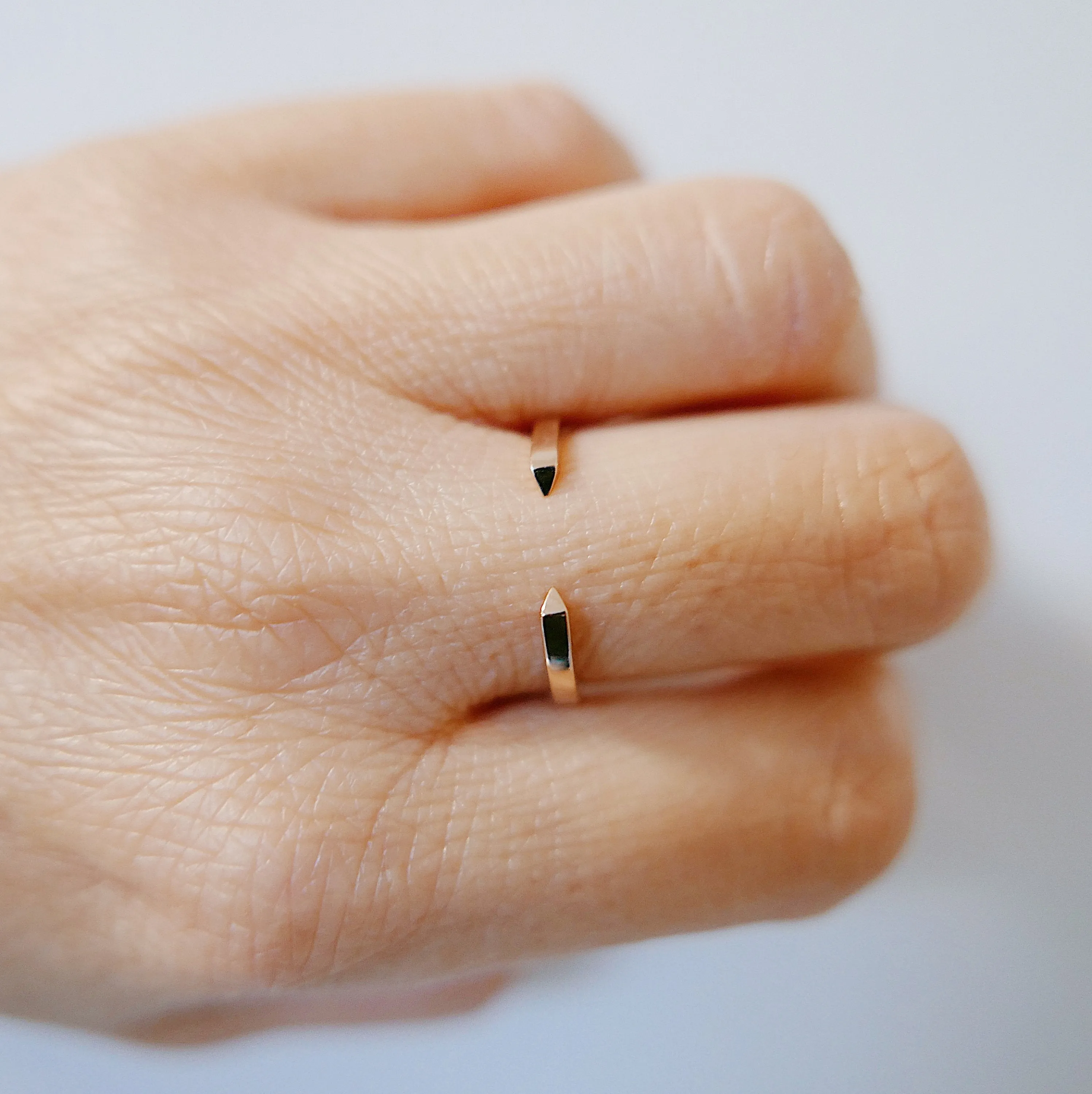 On Pointe Gold Plain Ring