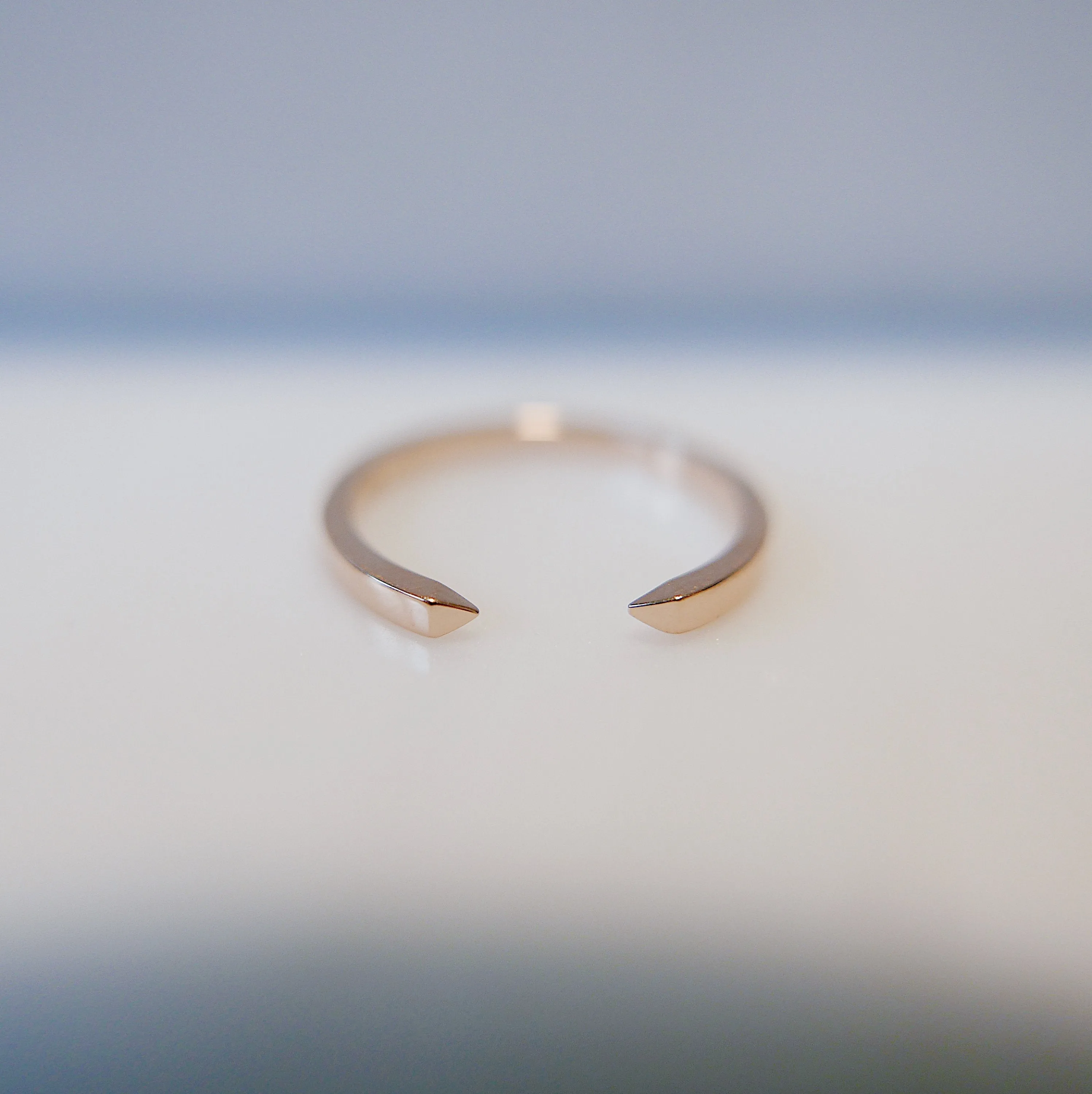 On Pointe Gold Plain Ring