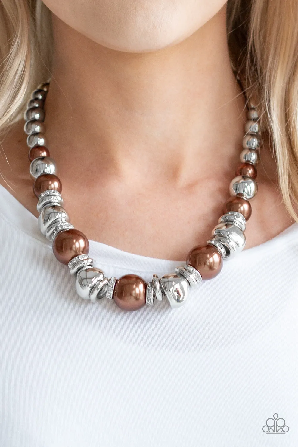 Paparazzi - Hollywood HAUTE Spot -Brown Necklace