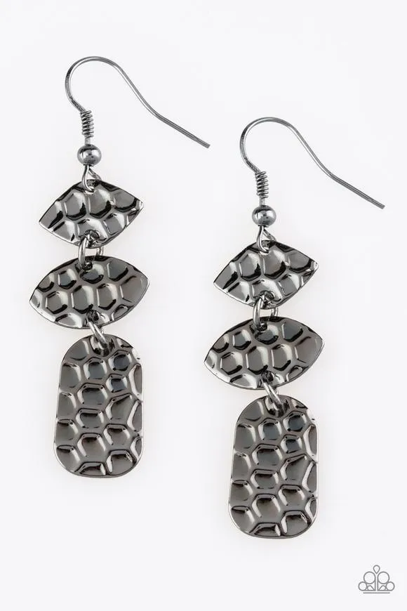 Paparazzi Nine to HIVE Earrings Black