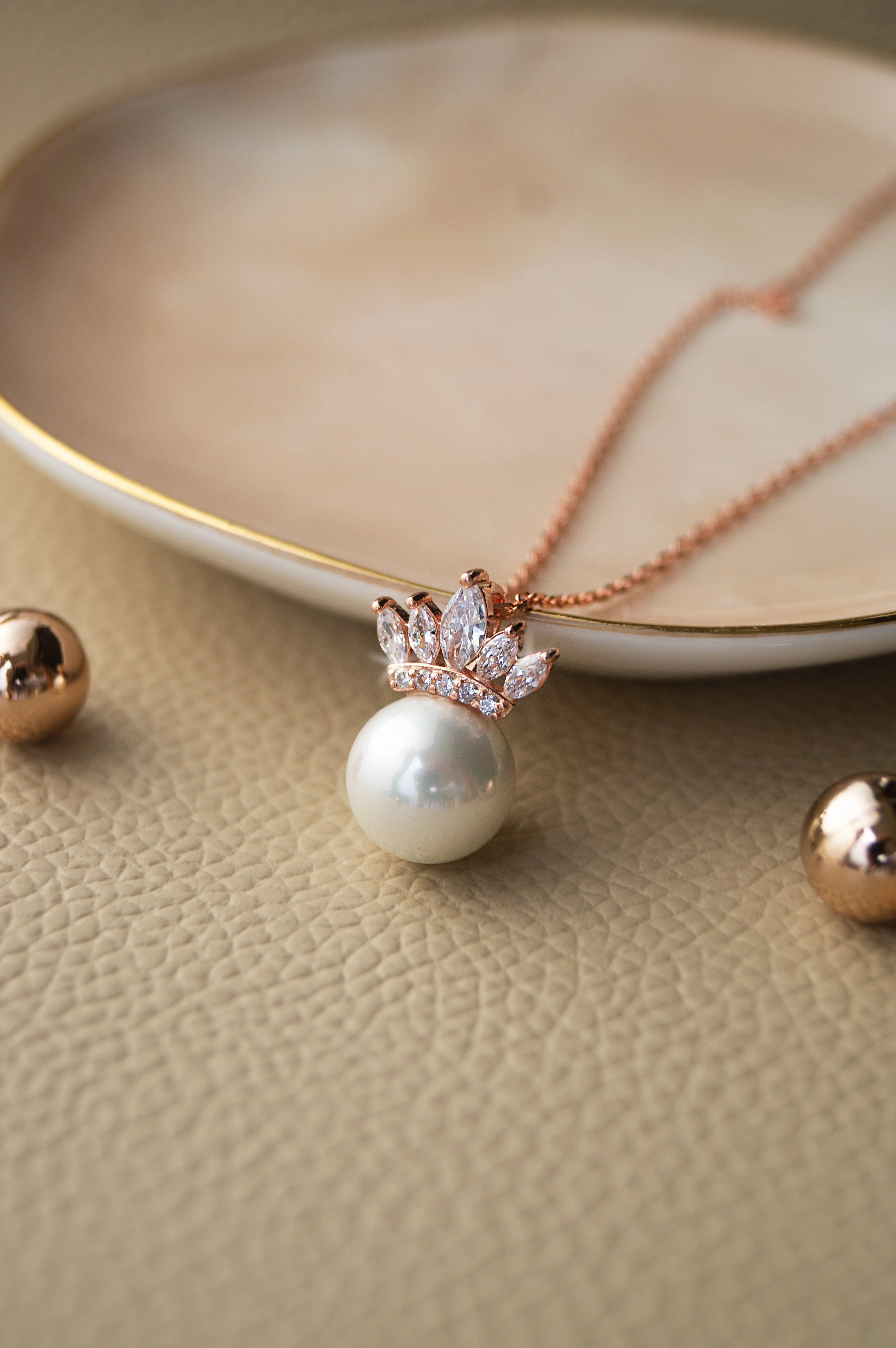 Pearl With A Crown Sterling Silver Pendant Set