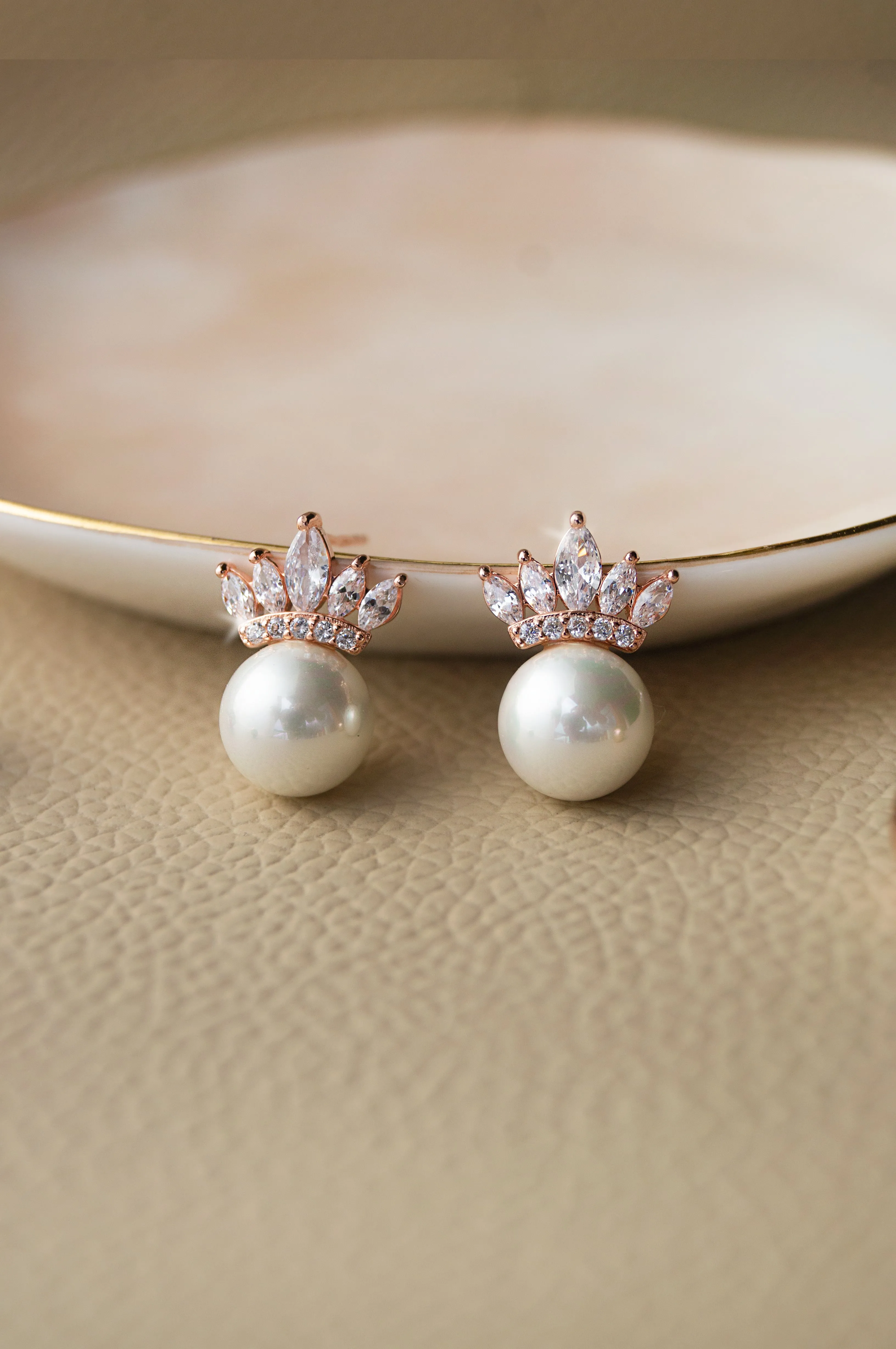 Pearl With A Crown Sterling Silver Pendant Set