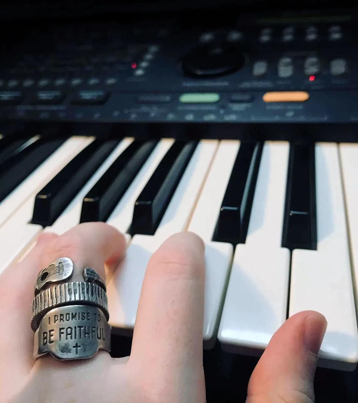 Piano Inspire Ring
