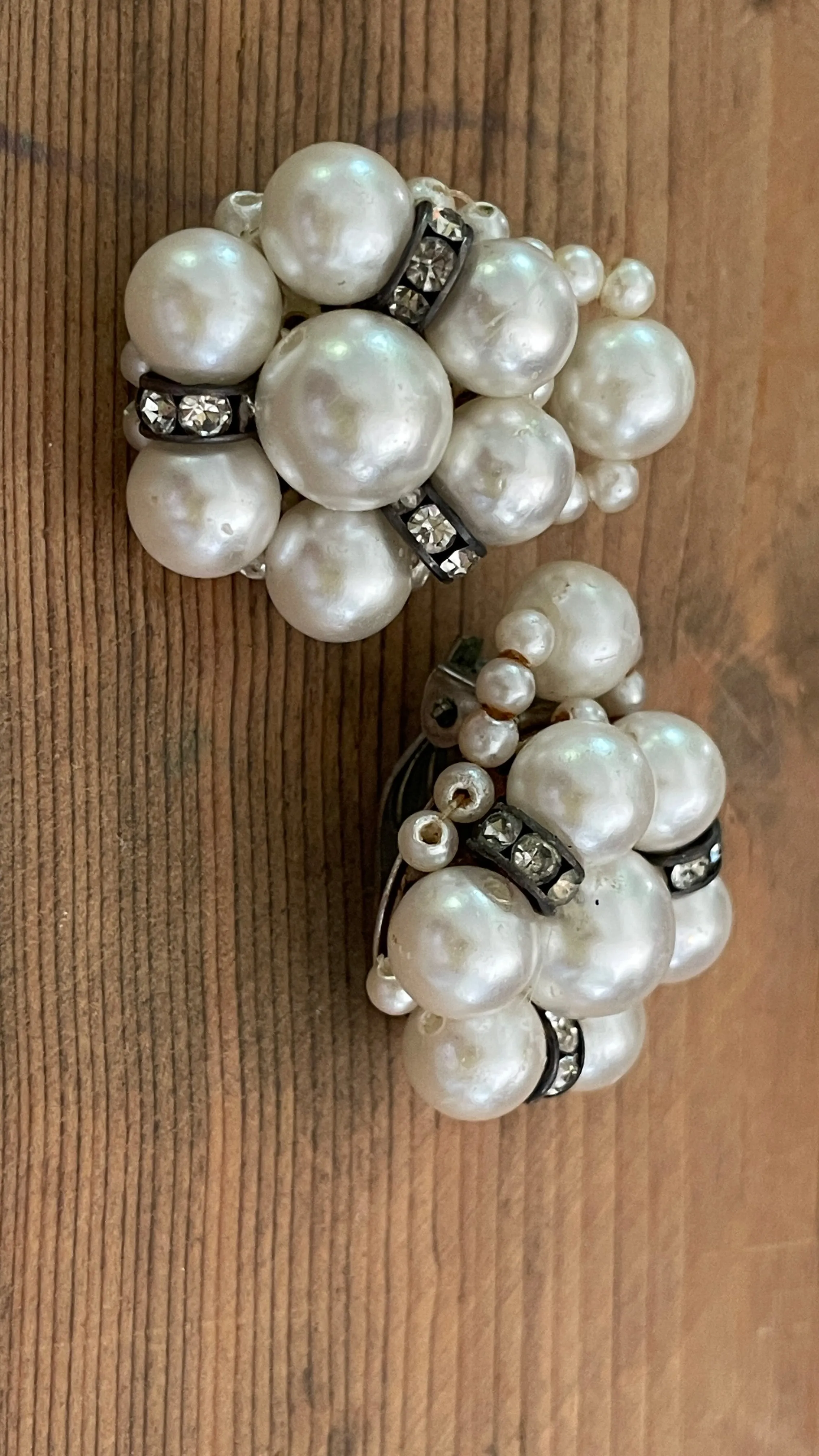Statement pearl earrings
