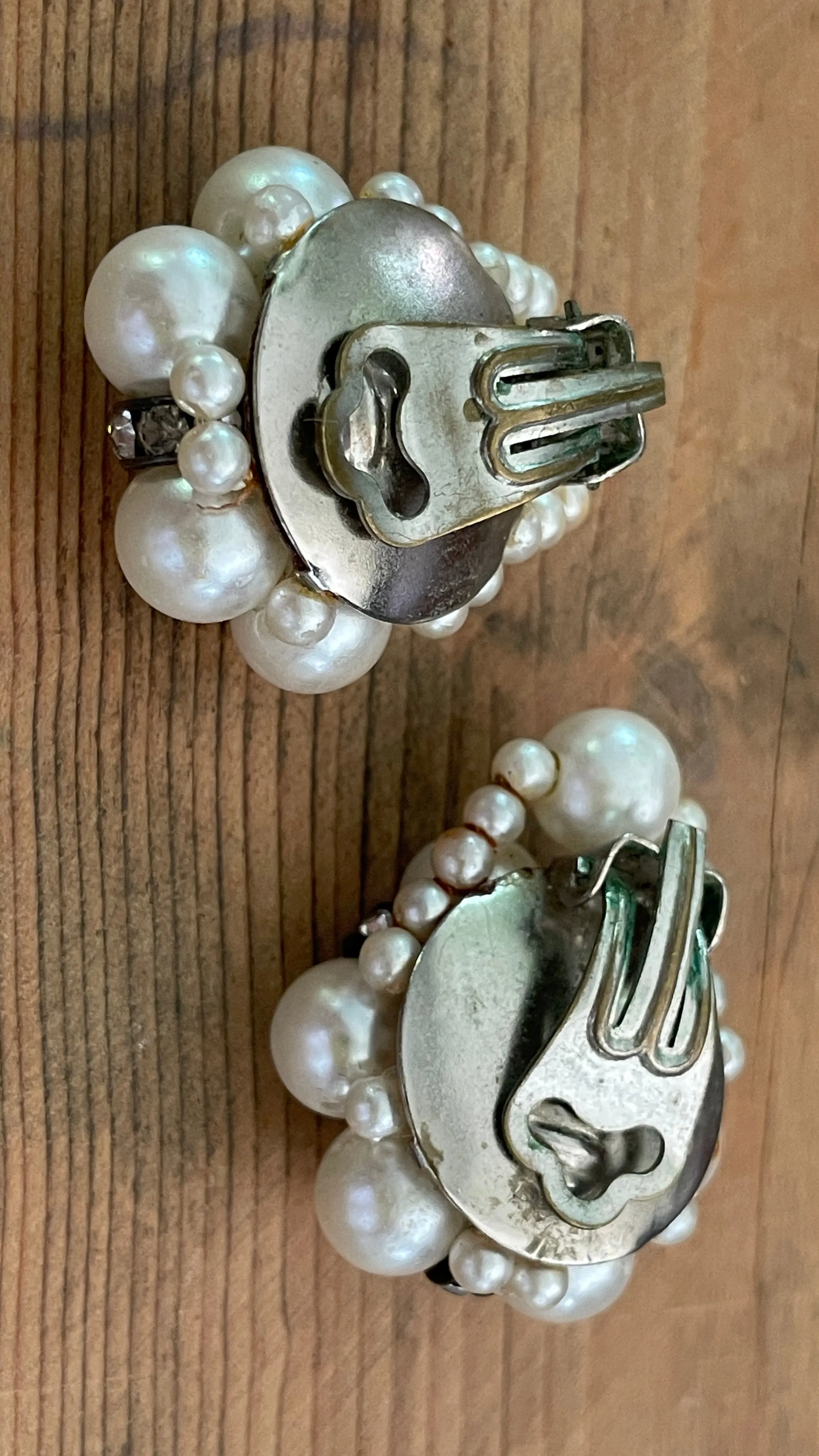 Statement pearl earrings