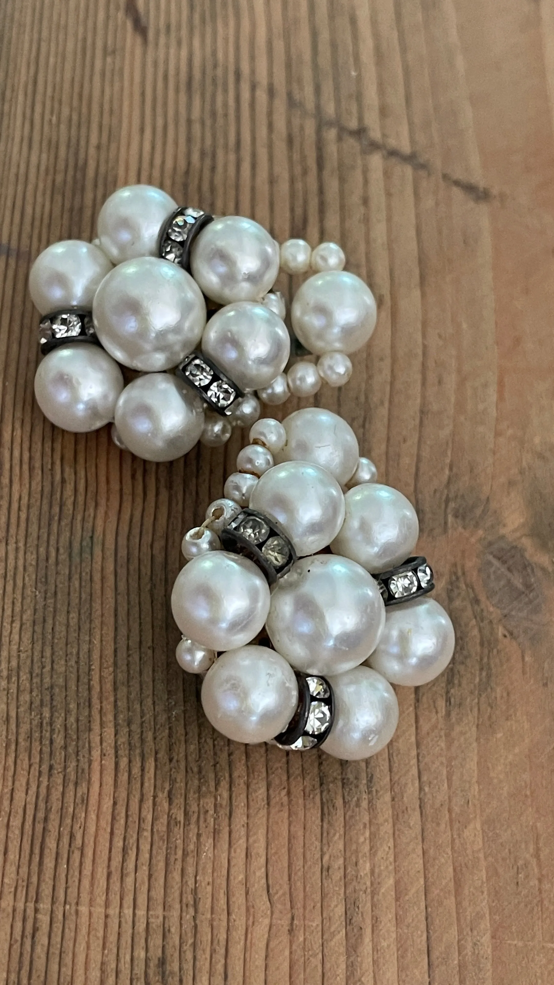 Statement pearl earrings