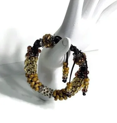 The Topaz beaded bracelet, woman size, topaz brown kumihimo wristlet, Boho-style, with macrame clasp