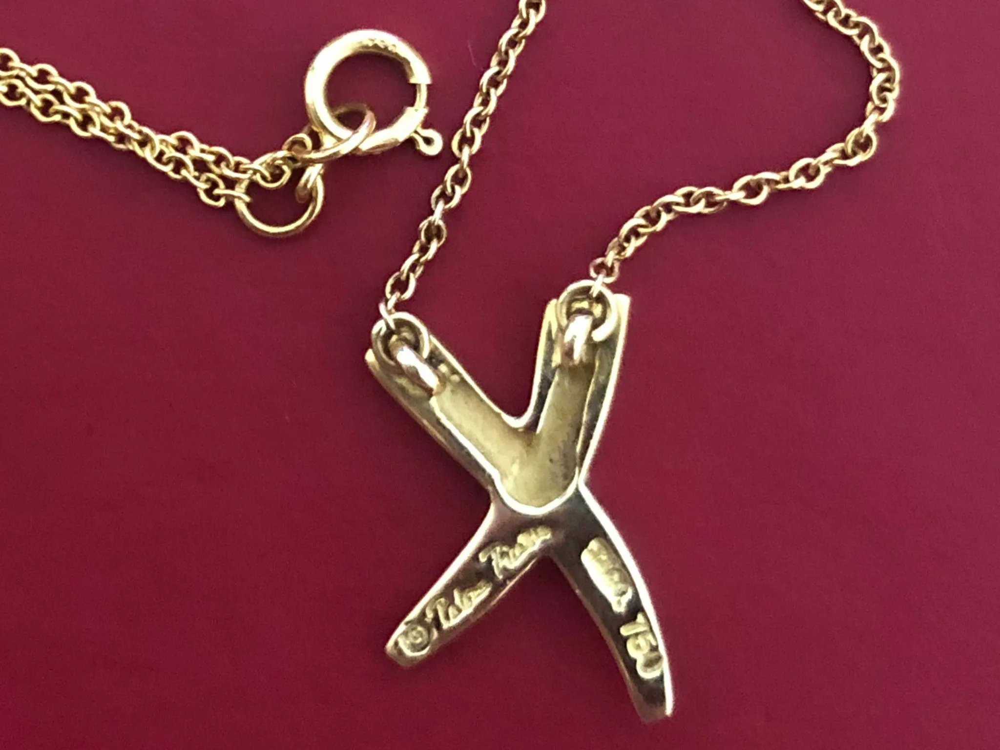 Tiffany & Co. Kiss X Necklace 18k Yellow Gold