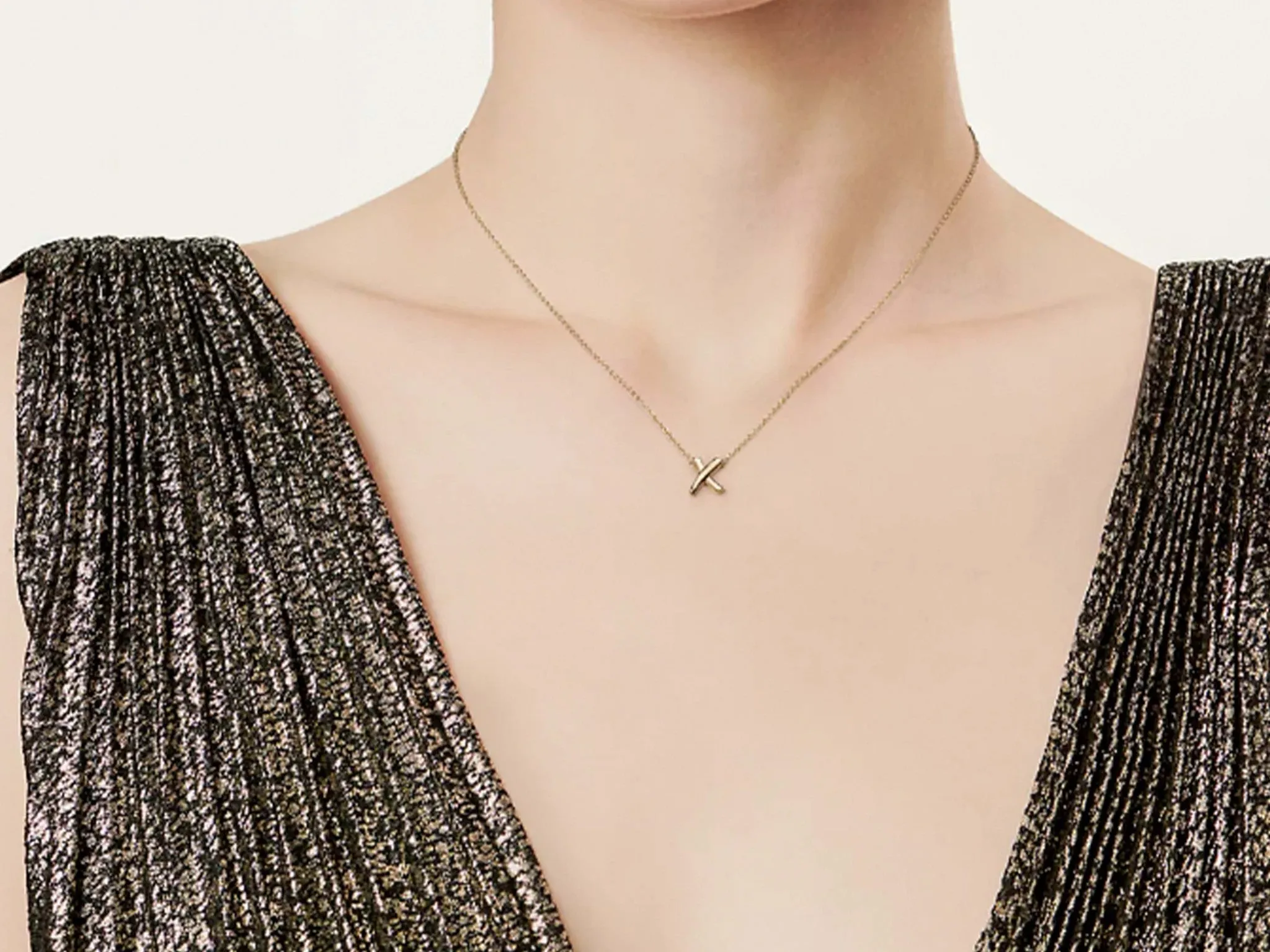Tiffany & Co. Kiss X Necklace 18k Yellow Gold