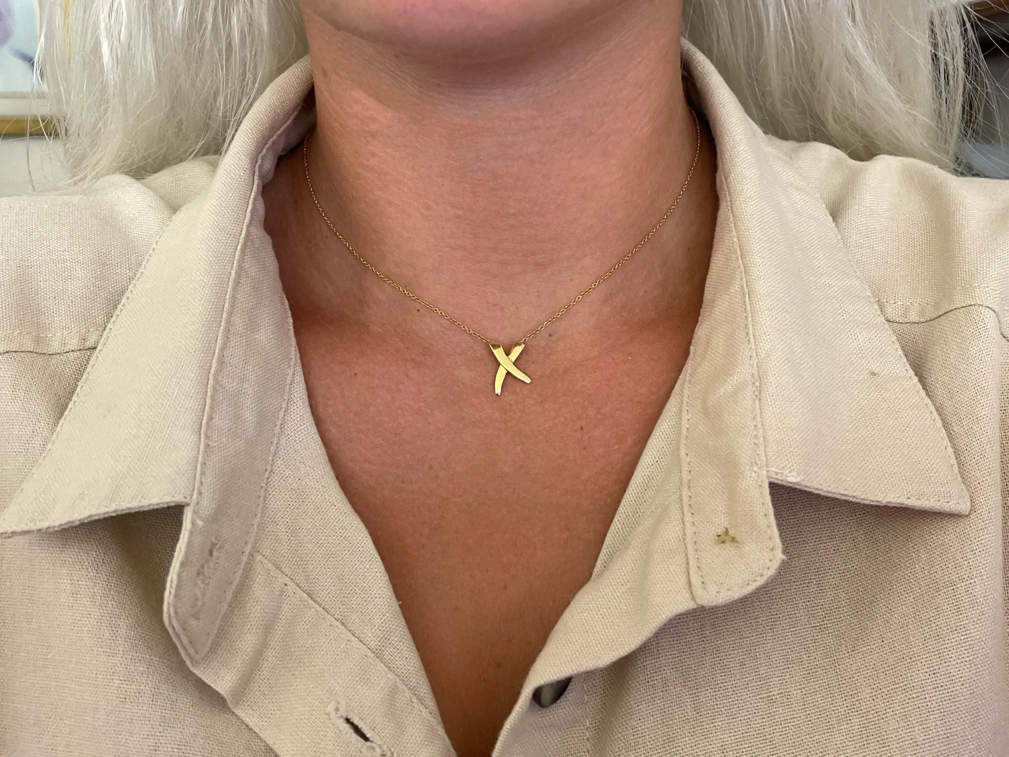 Tiffany & Co. Kiss X Necklace 18k Yellow Gold