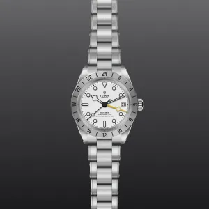 TUDOR Black Bay Pro