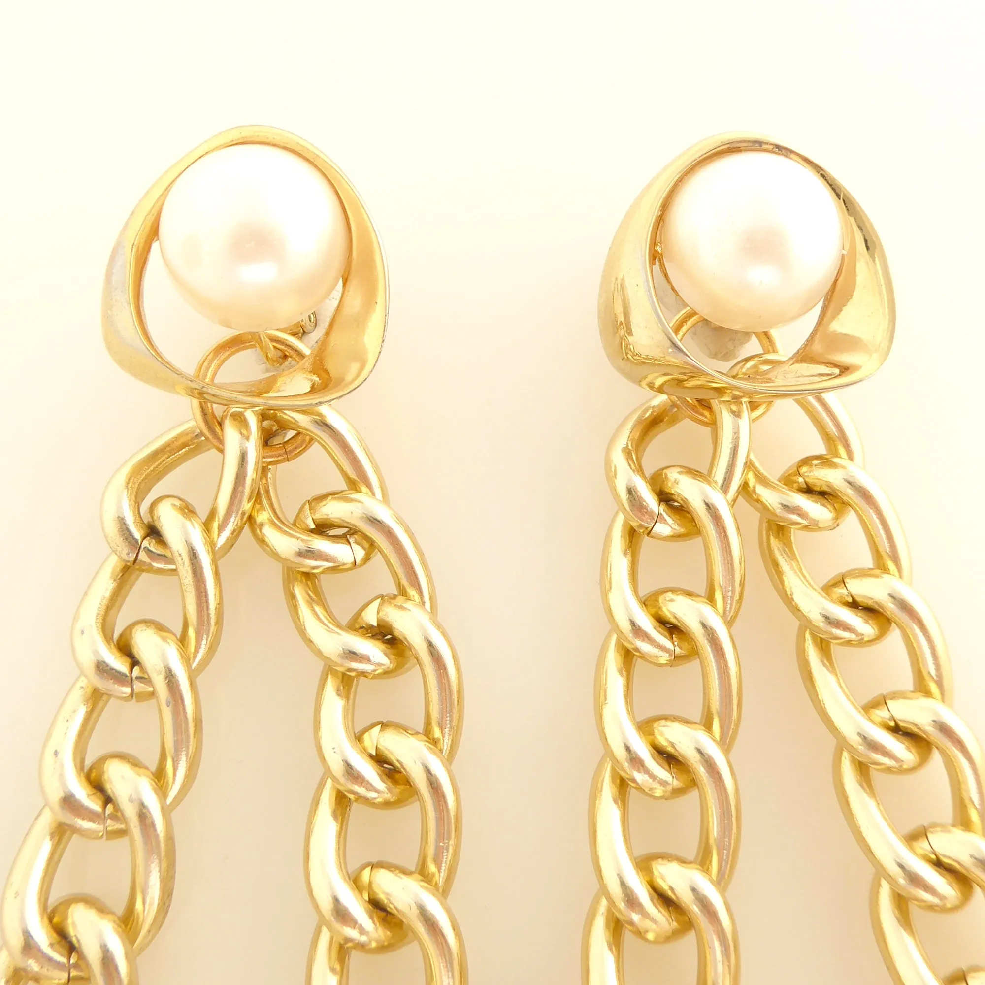 Valoisa pearl earrings