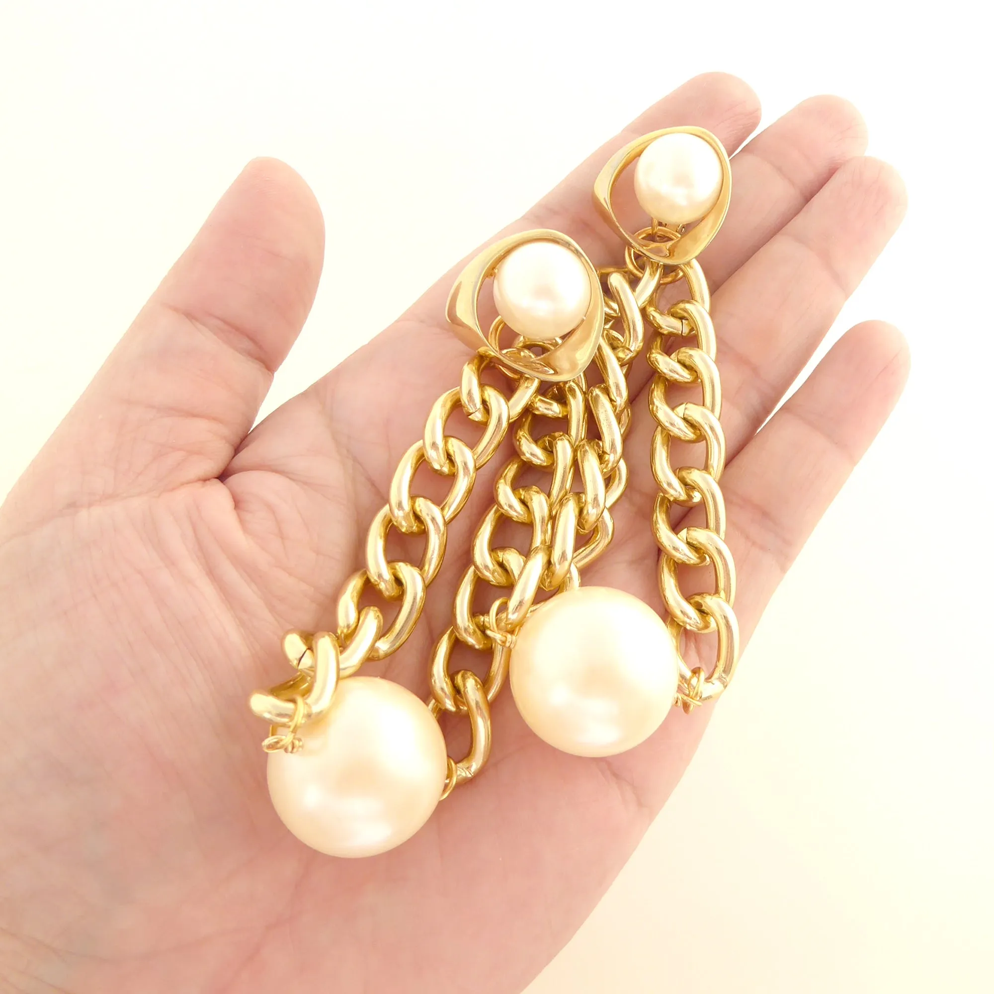 Valoisa pearl earrings