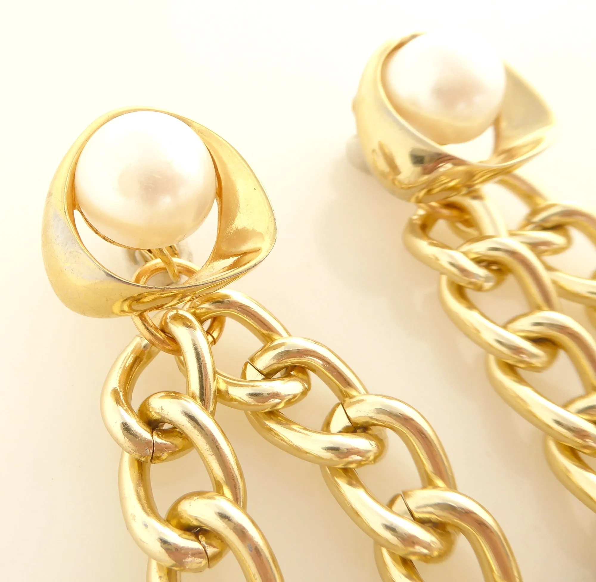 Valoisa pearl earrings