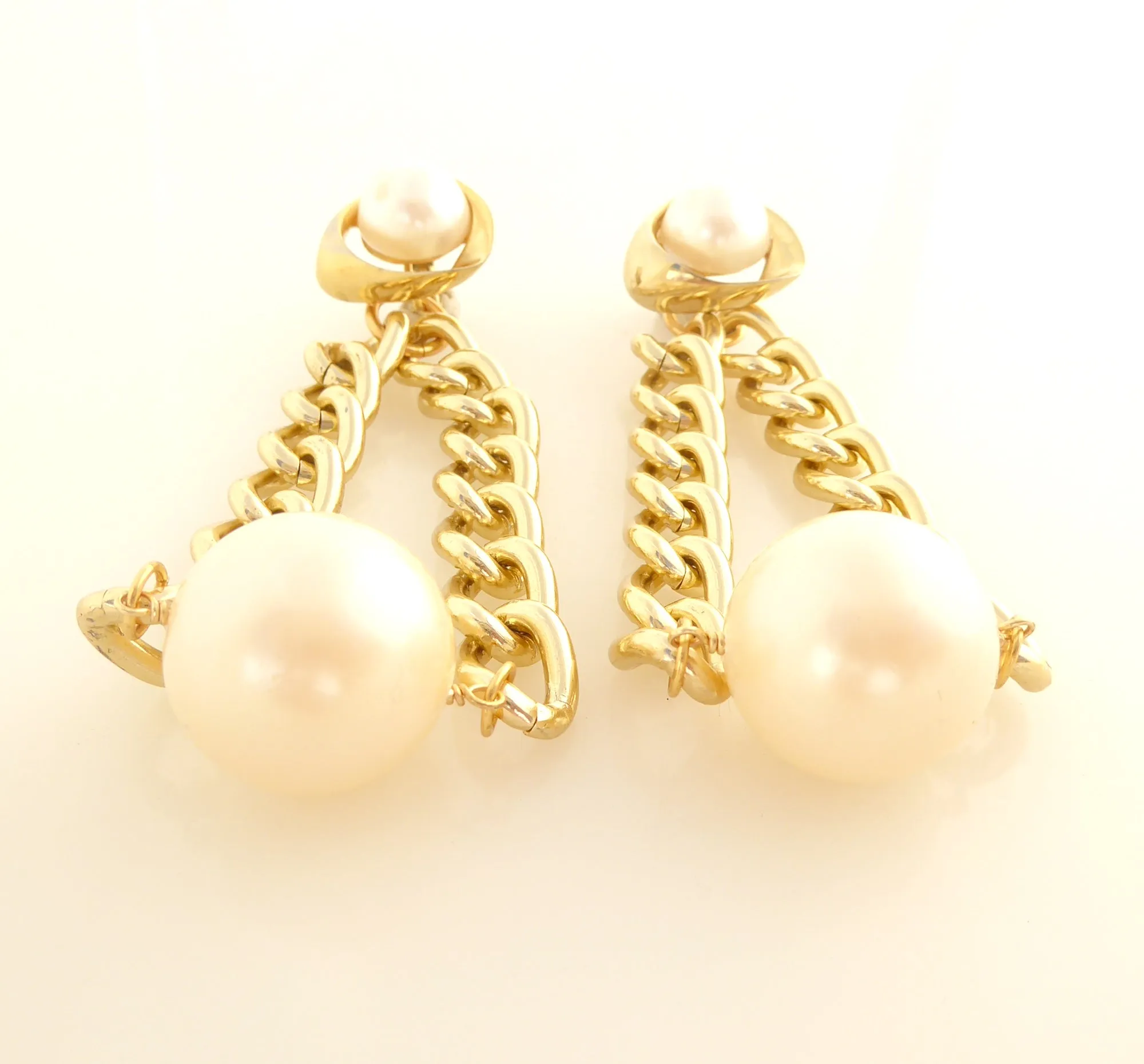 Valoisa pearl earrings