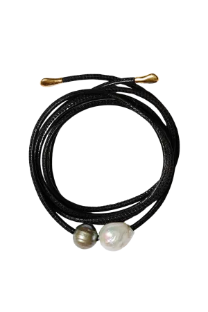 Vanya Leather Wrap Bracelet in Black